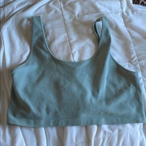 AE SEAMLESS CROPPED CAMI (L/XL)